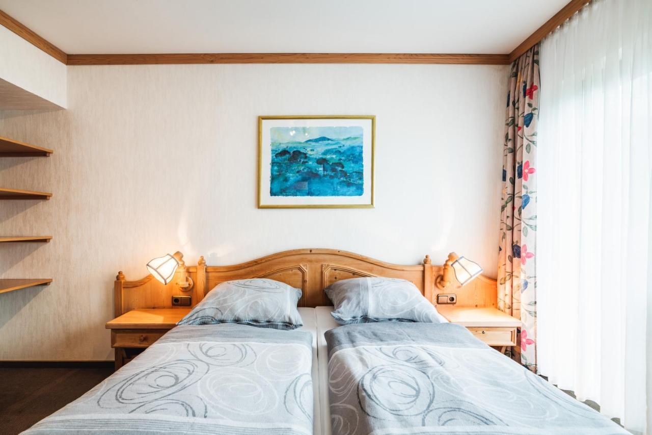 Landhotel Alte Aue アルテンアウ エクステリア 写真